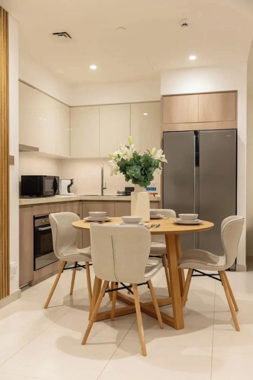 Spacious 2BR with Burj Khalifa View