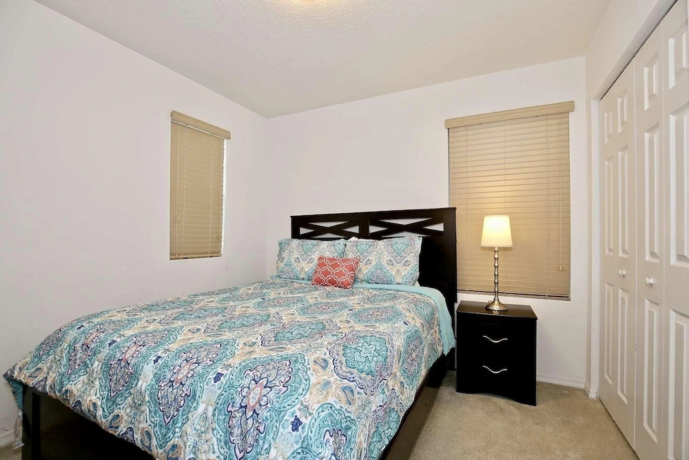 5113 Compass Bay