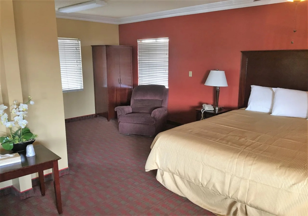 Pacific Inn and Suites