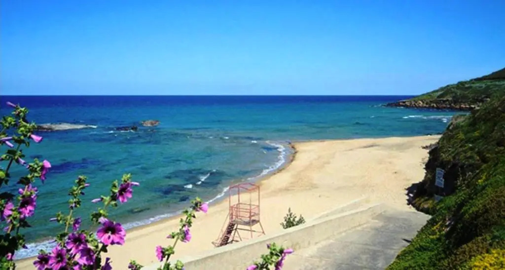 Comodo appartamento in villa 150 mt dal mare