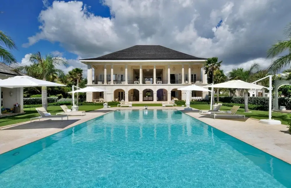 Luxury 9-bedroom Ocean and Golf Front Mansion With Full Service Staff in Exclusive Resort
