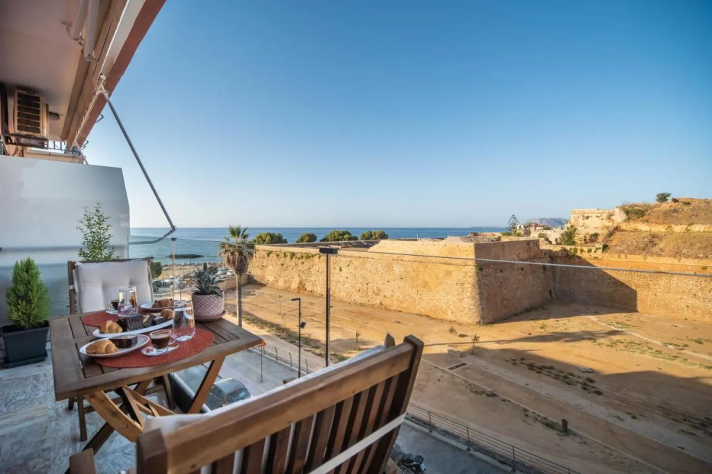Cretan Sea View Apt 10mins to beach, old town, city