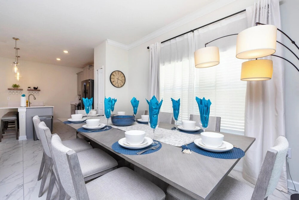 Luxurious Family-friendly 5 Bd 12 Guests w Screened Pool Close to Disney