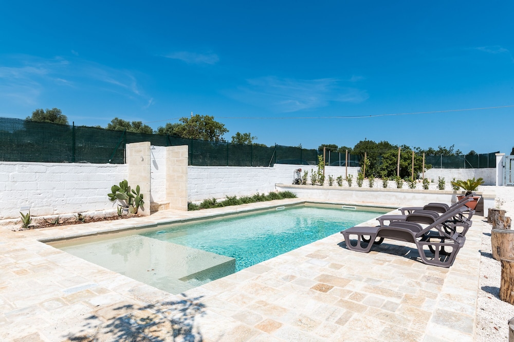 Trullo La Dolina by Wonderful Italy