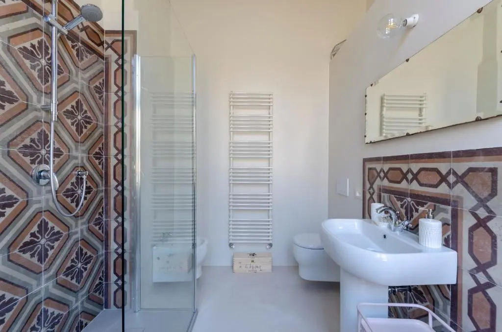 ALTIDO Spacious Flat for 6, close to Via Garibaldi