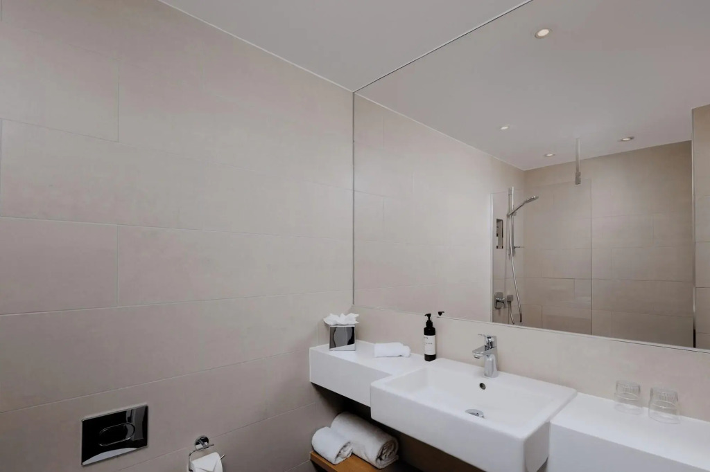 The Lincoln Suites
