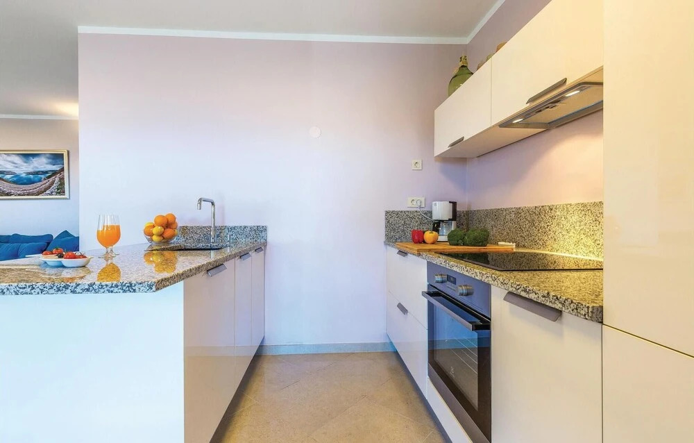 Amazing Home in Praputnjak With Wifi and 5 Bedrooms