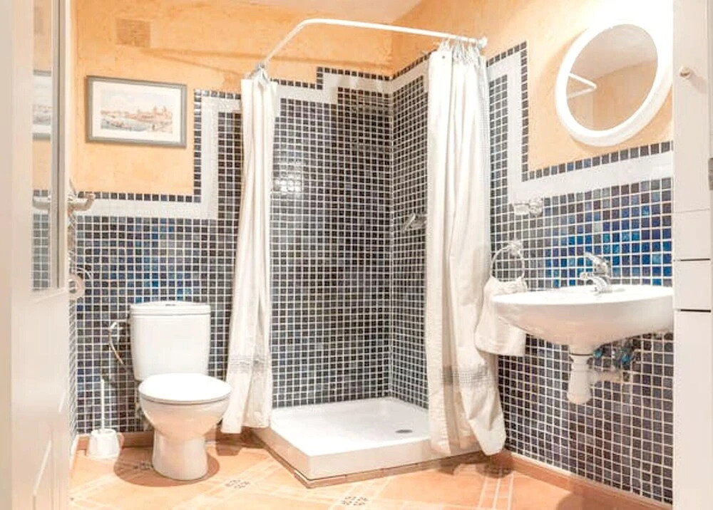 Villa With 4 Bedrooms in Llutxent, With Wonderful Mountain View, Private Pool, Terrace