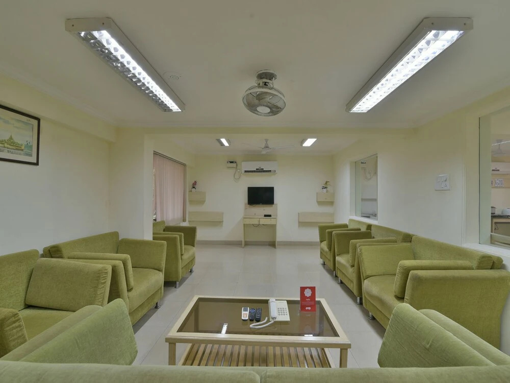 OYO 12993 Pramila Court