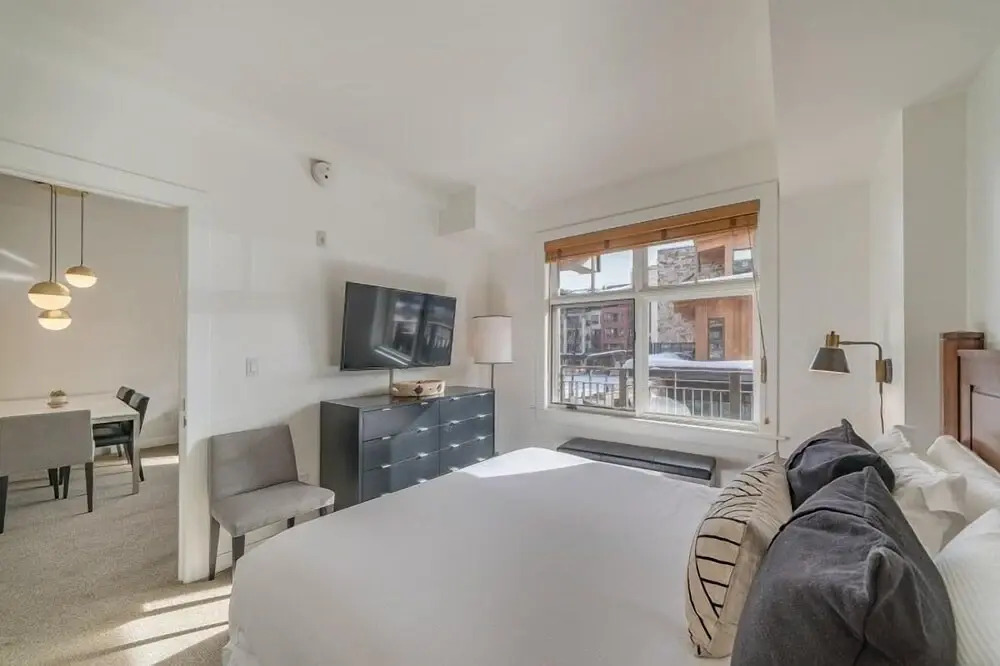 Luxury Ski in, Ski out 1 Bedroom Colorado Resort Vacation Rental in the Heart of Snowmass Base Village