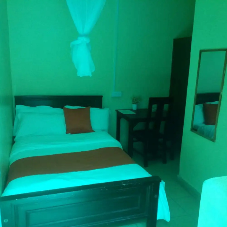 Longonot Inn