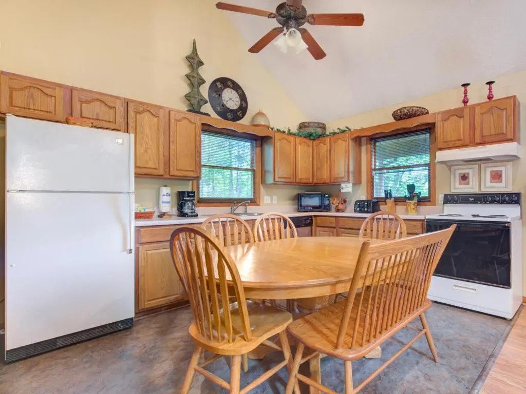Between Here & There, 3 Bedrooms, Sleeps 6, Views, Hot Tub