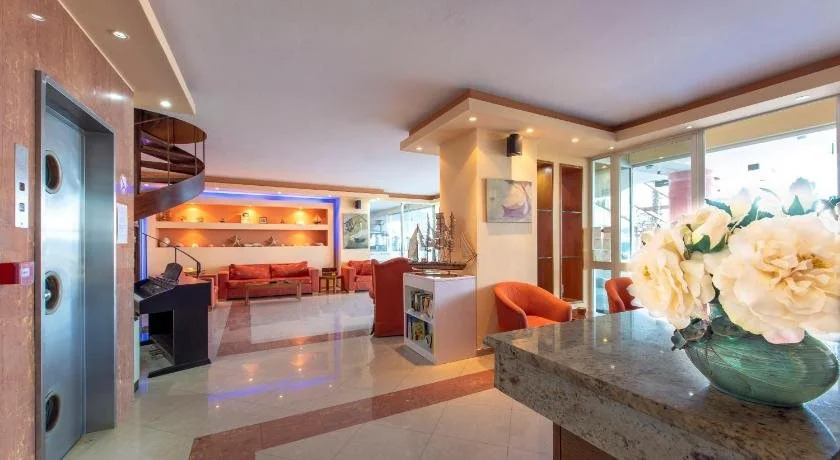 Avra Hotel