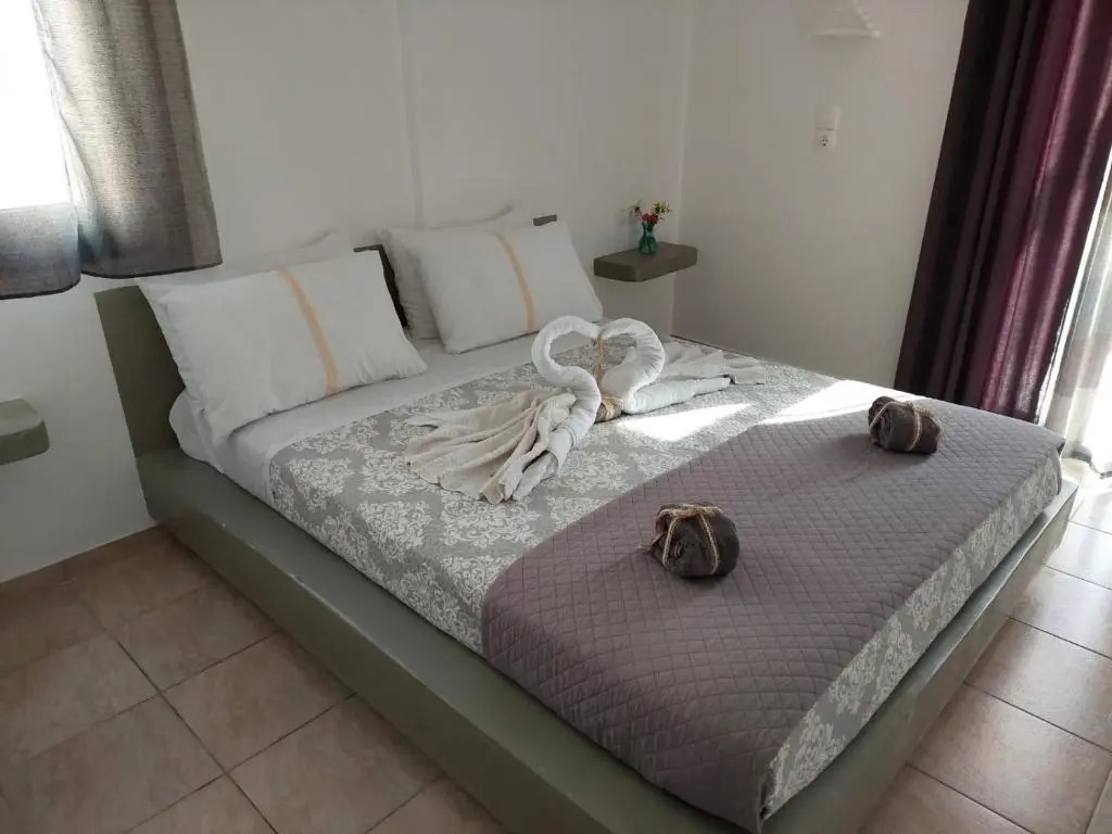 Marousi Rooms