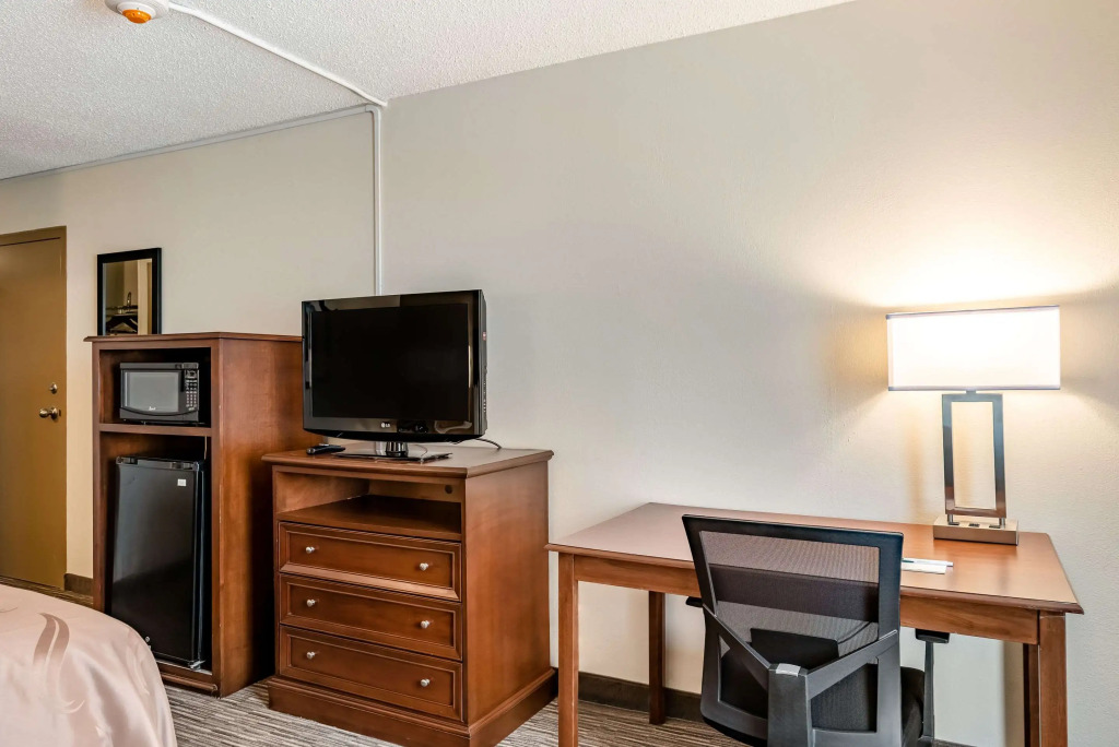 Red Lion Inn & Suites Bucyrus North