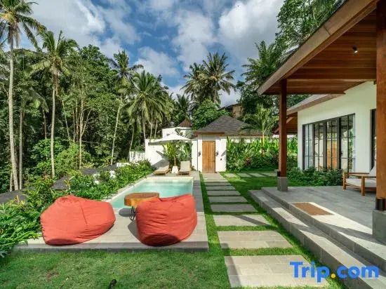 Verona by DH - Jungle Retreat with Private Pool & Gazebo