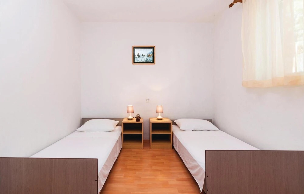 Stunning Apartment in Rovanjska With 3 Bedrooms