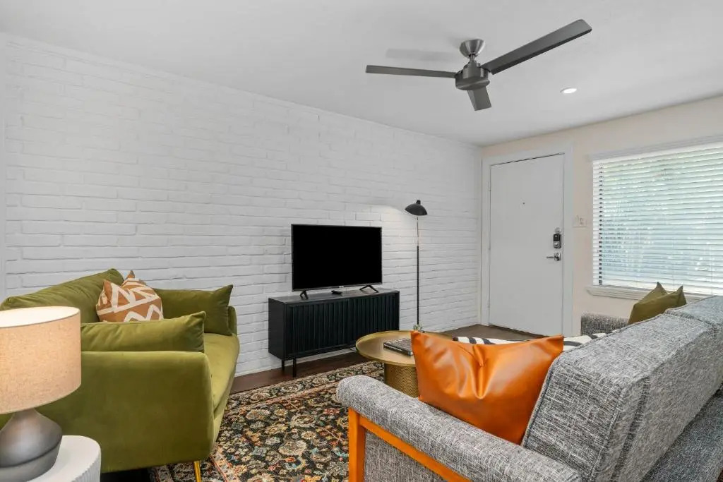 Abode Houston - Norfolk