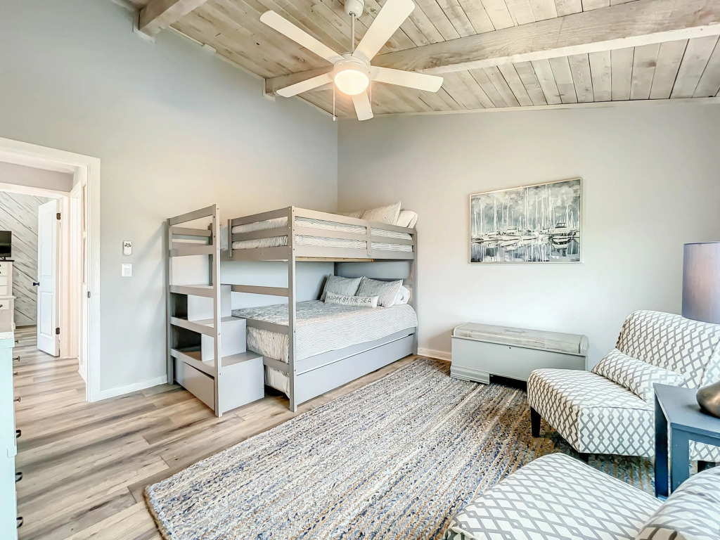 Octopus Garden, A Luxurious Townhome Overlooking Pool!  Ocean Views!