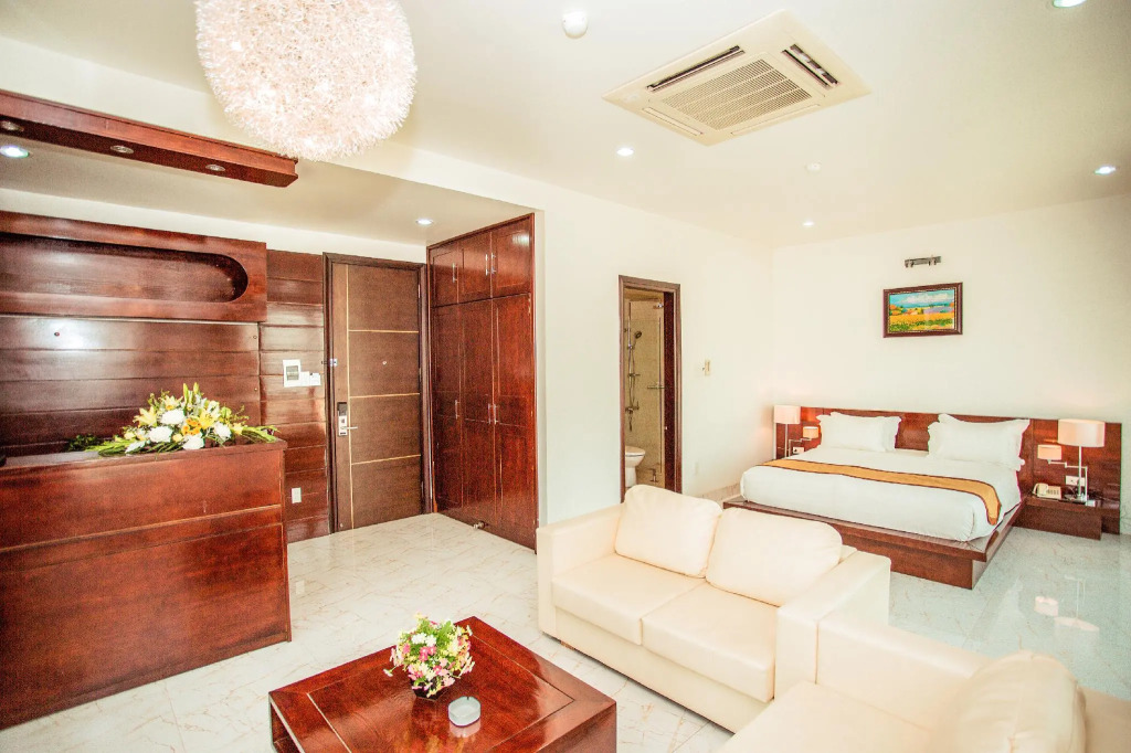 Royal ANAN Hotel