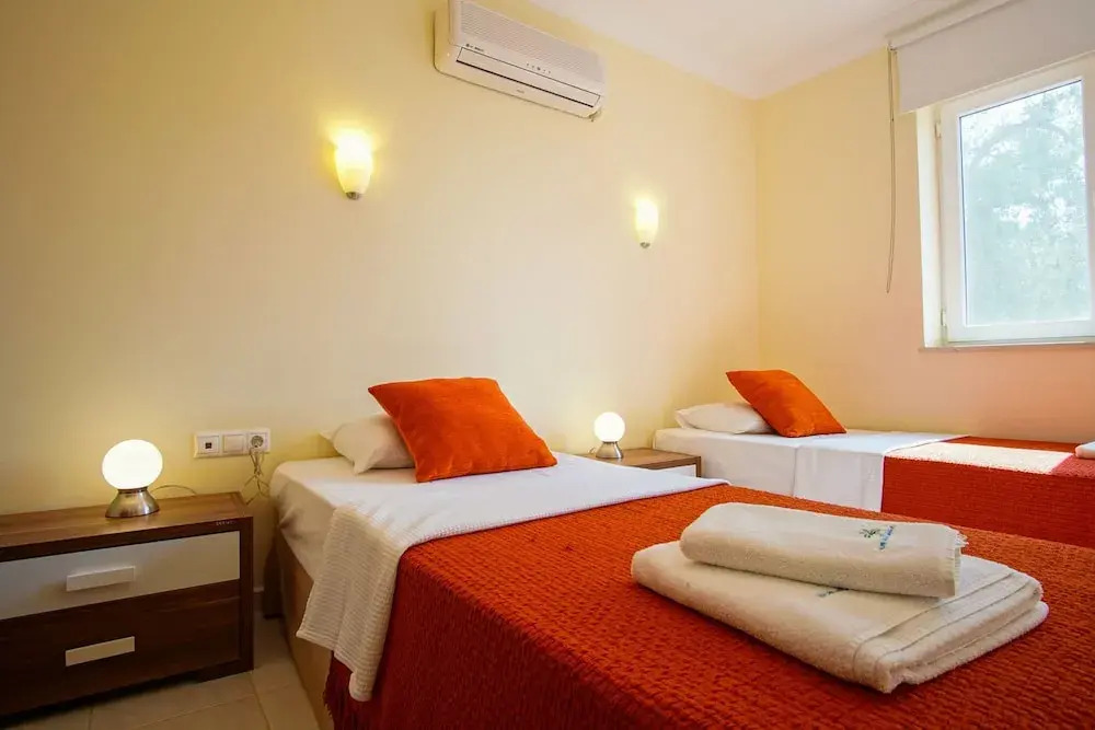 Larmos Villa