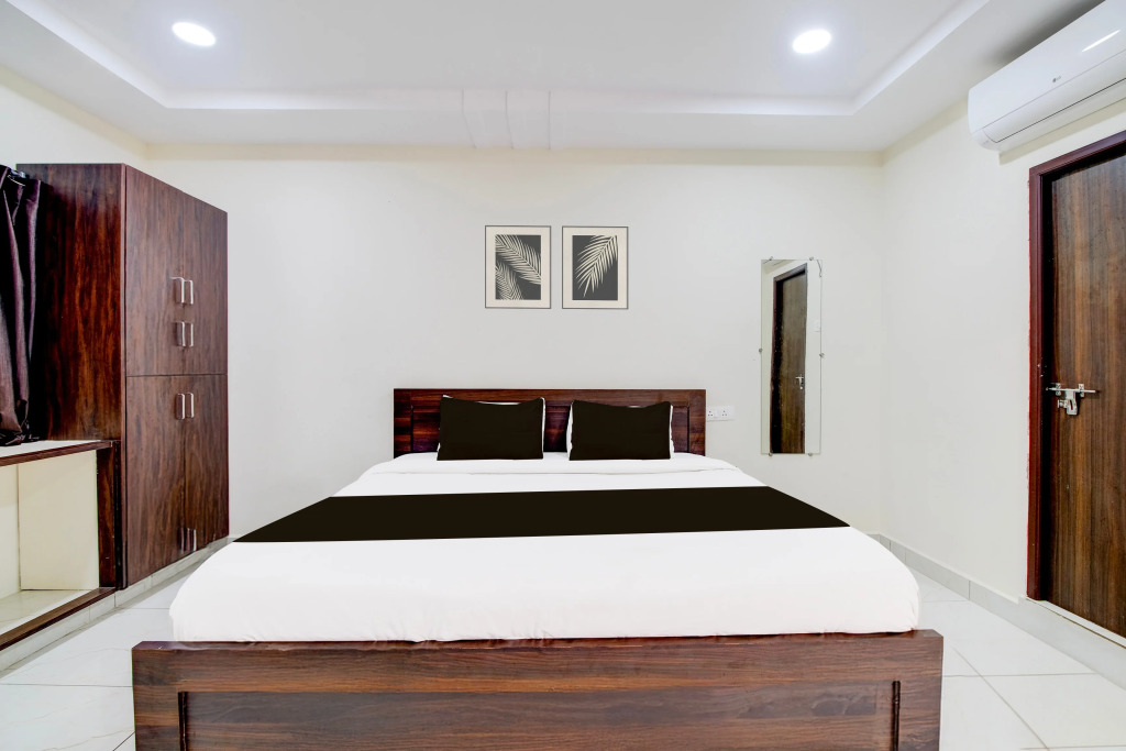 Hotel O Ramavarapadu Near PVR Icon