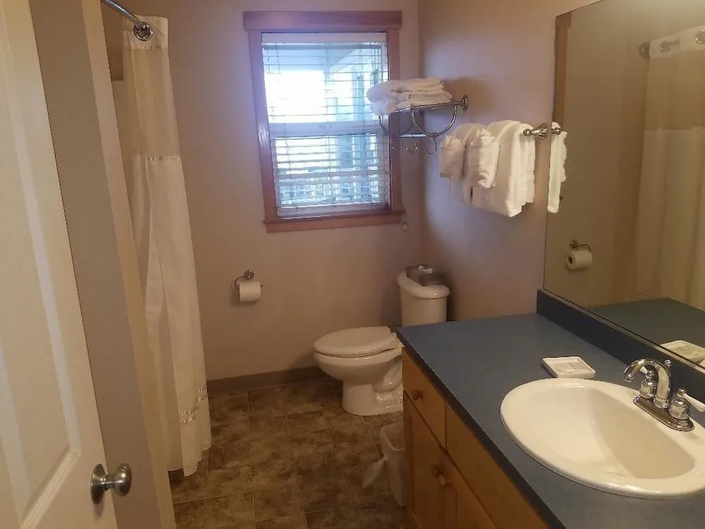 Sea Breeze Court