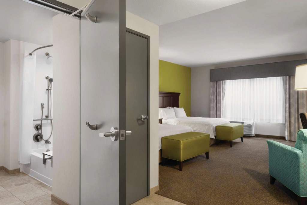 Hampton Inn & Suites Mishawaka/South Bend at Heritage Square