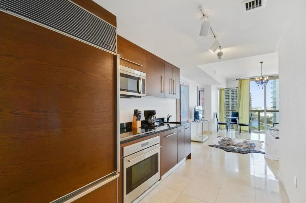 Bright Studio in Brickell by Sonder