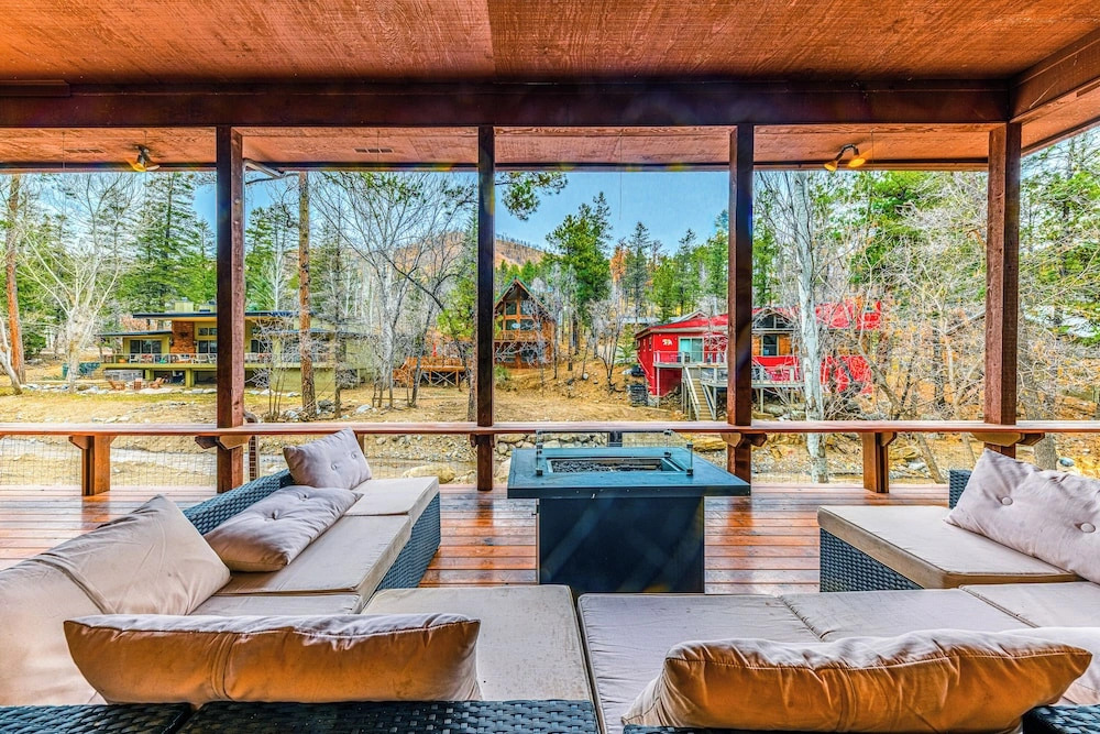 Mountain River Chalet