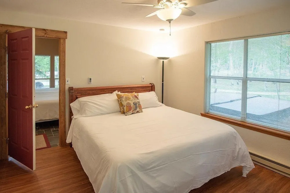 Mt. Columbia Chalet at Creekside Chalets - 3 Br Cabin