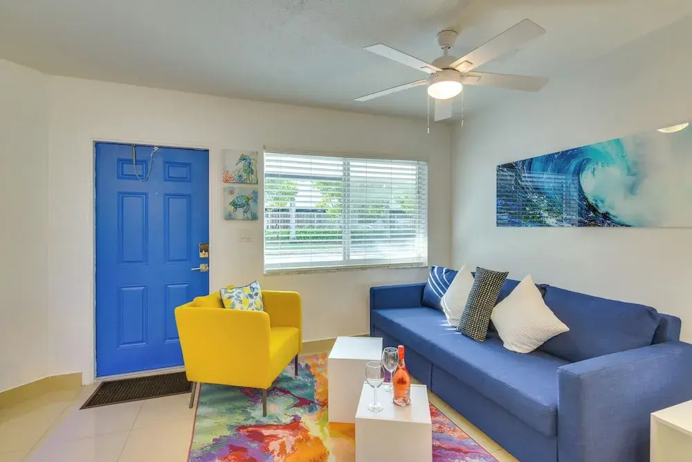 2 Mi to Ocean: Dog-friendly Hallandale Beach Condo