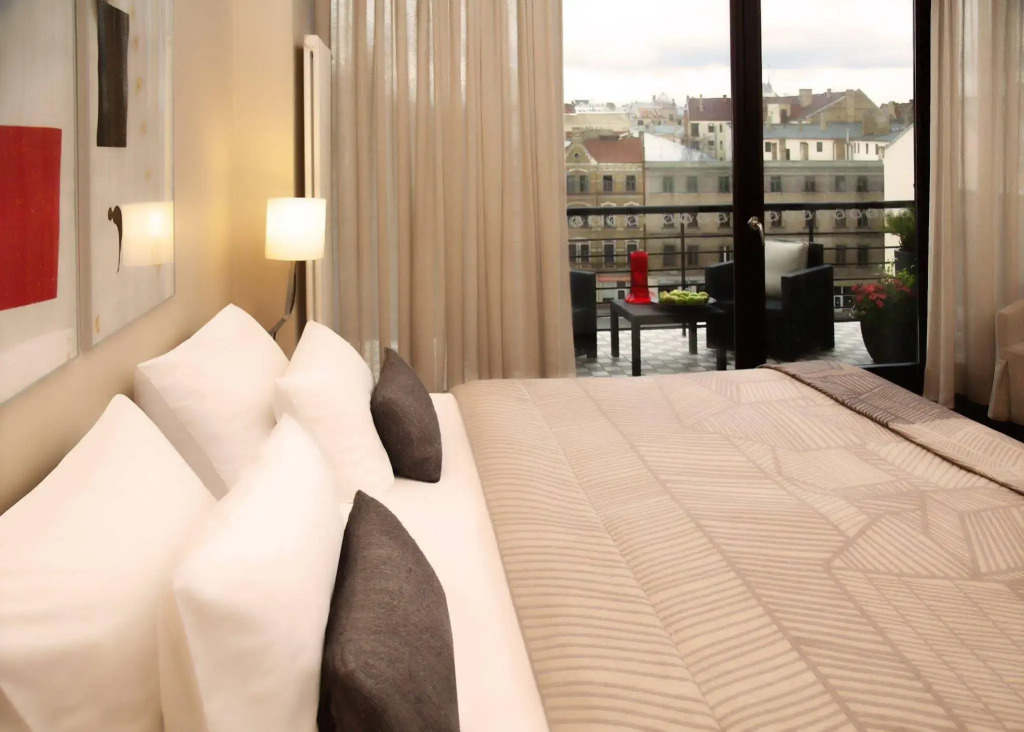 Отель Bergs Suites