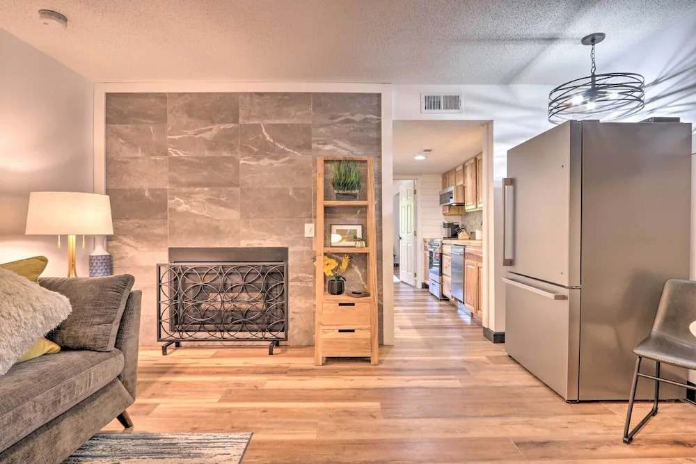 Walk Downtown! Gatlinburg Condo w/ Patio & Pool