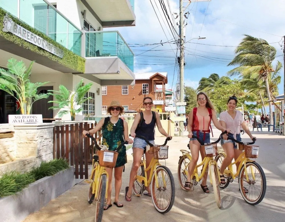 Barefoot Caye Caulker Hotel