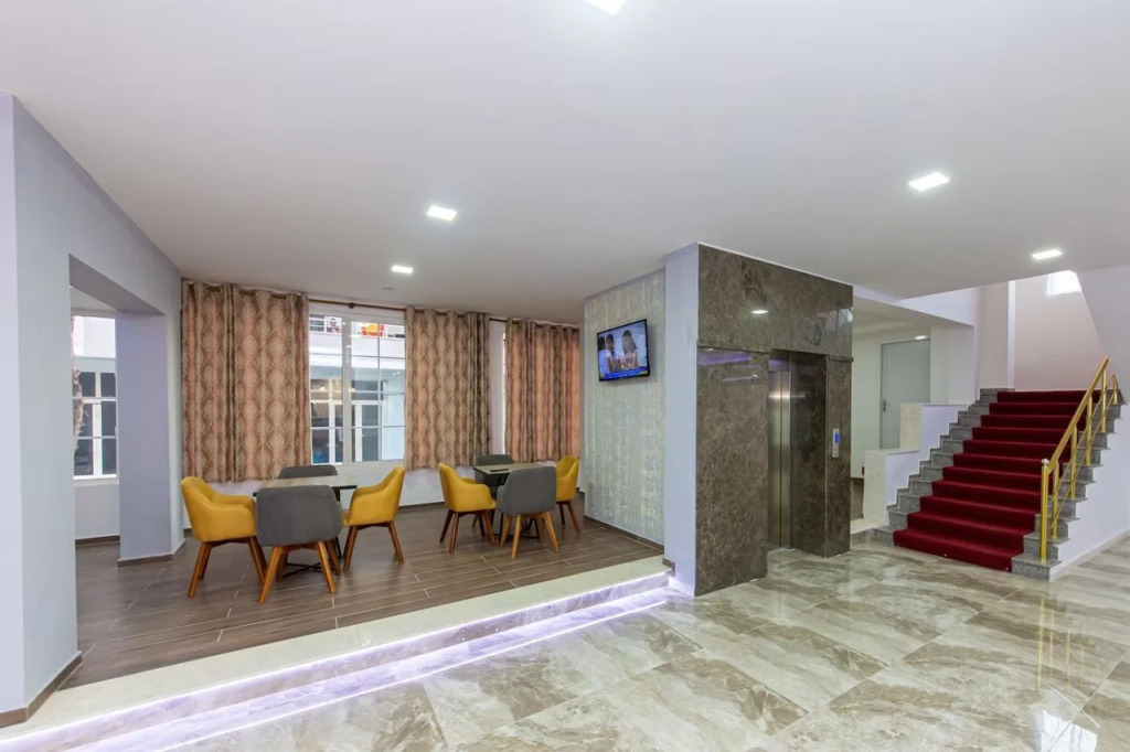 Esal Hotel