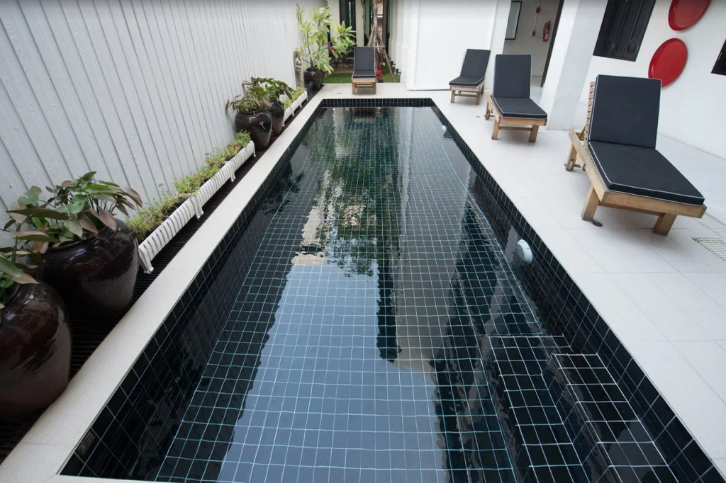 99 The Gallery Hotel