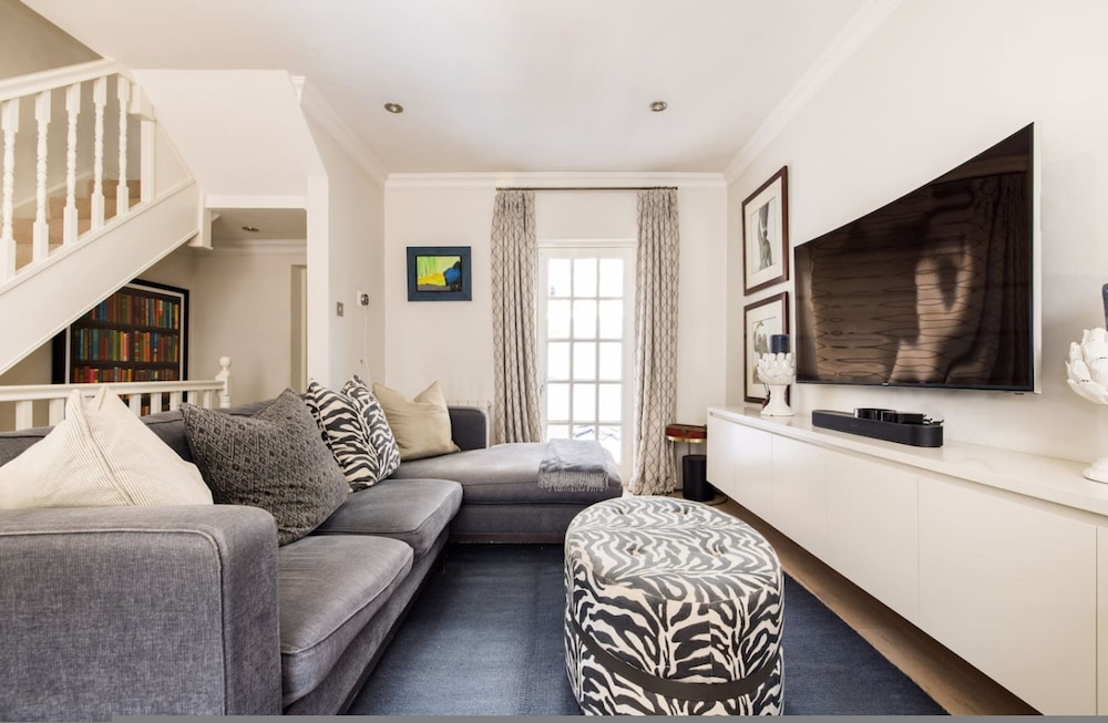 Prince Luxe 4 Bedroom House in Chelsea
