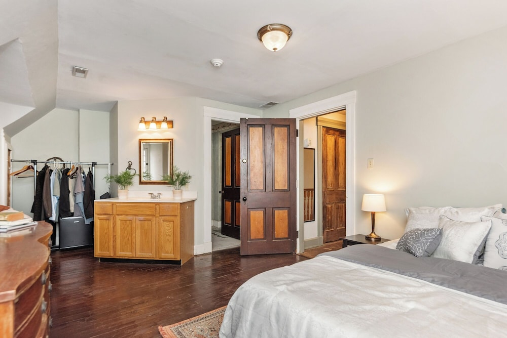 Moon River Bed and Breakfast