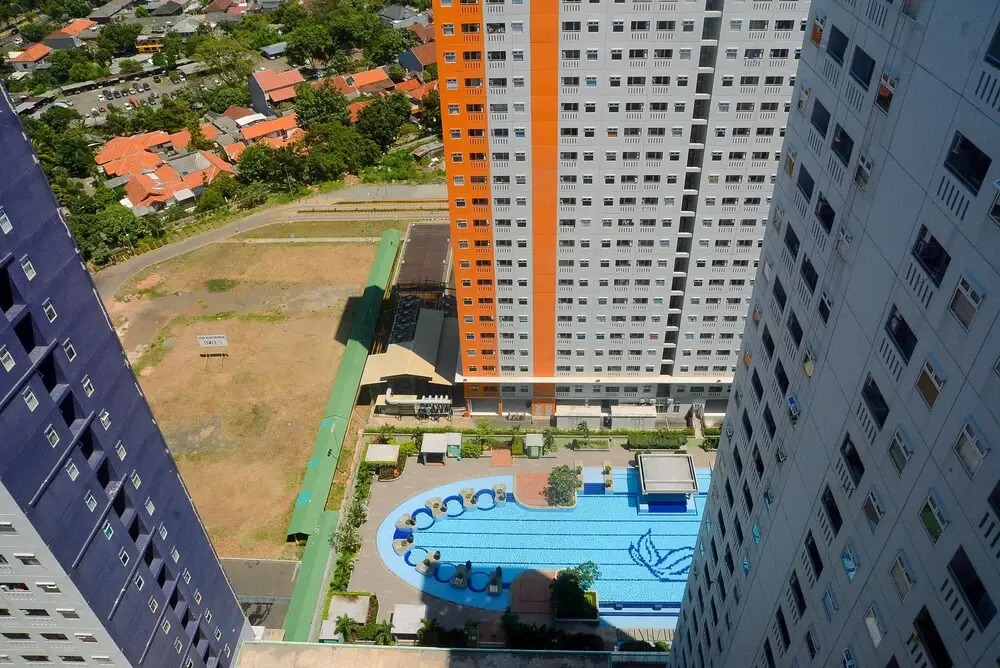 Cozy and Stylish Studio Green Pramuka Apartment near Mall