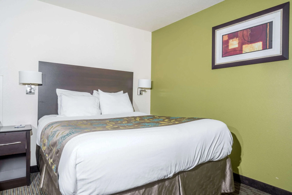 Baymont by Wyndham Eau Claire WI
