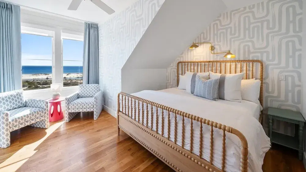 Vitamin Sea 3 Bedroom Condo by RedAwning