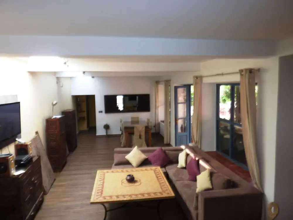 Double Bedroom and Spacious Garden With Swimming Pool