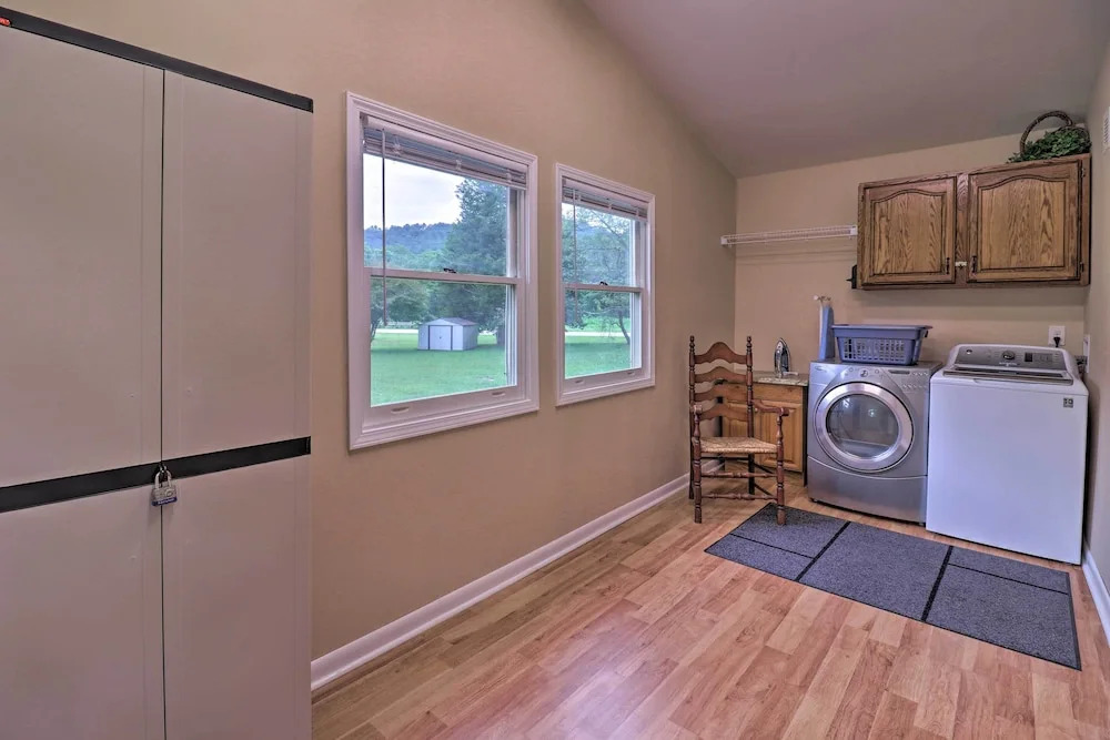 Hendersonville Home w/ Fire Pit: 5 Mi to Downtown!