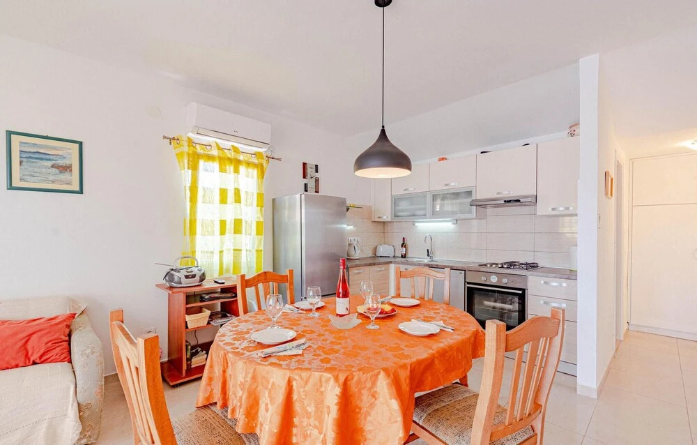 Holiday Home Prigradica 05