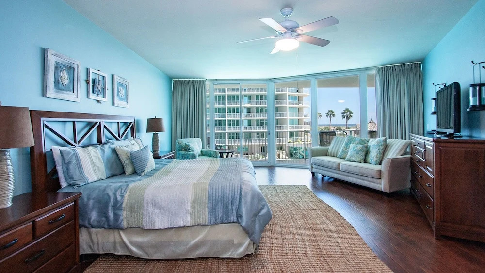 Poolside Condo With Bay Views - Unit Crc0309