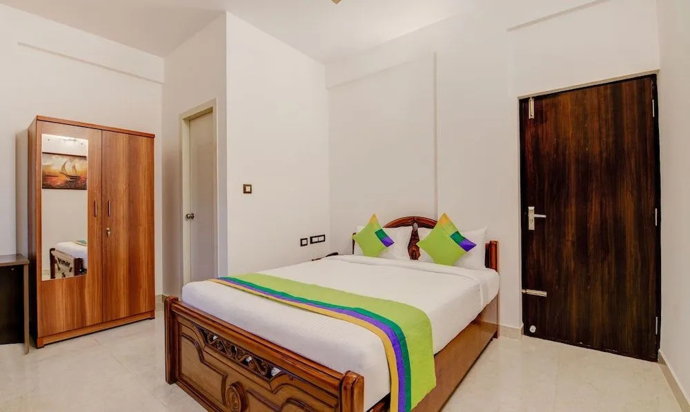 Treebo Trend Saffron Suites