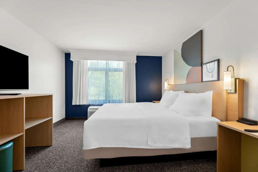 Spark By Hilton Tupelo