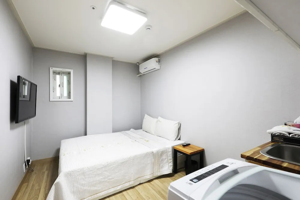 Economy Hotel