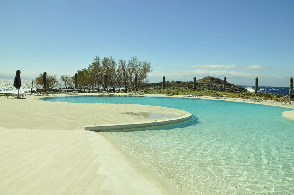 Отель Kavos